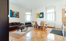 Lilians Modern Appartement In Historical Citycenter